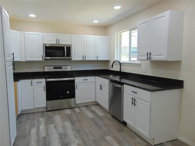 518 Vernet Street, Richardson TX 75080 - Photo 2