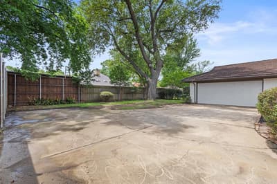 442 Hanover Lane, Irving TX 75062 - Photo 5