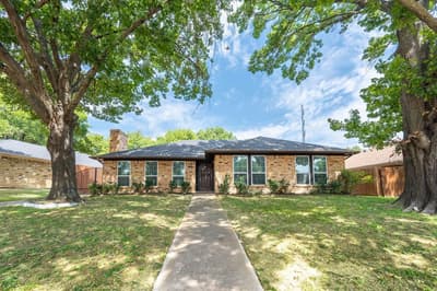 5505 Edgewater Circle, Rowlett TX 75088 - Photo 2