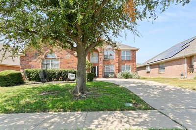 8641 Shadow Trace Drive, Fort Worth TX 76244 - Photo 3
