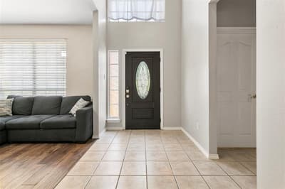 8641 Shadow Trace Drive, Fort Worth TX 76244 - Photo 5