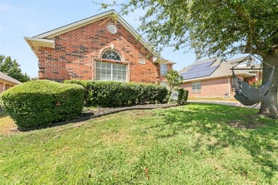8641 Shadow Trace Drive, Fort Worth TX 76244 - Photo 4