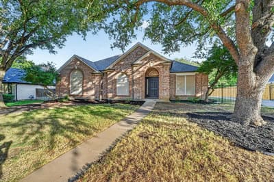 709 Coal Creek Drive, Mansfield TX 76063 - Photo 2