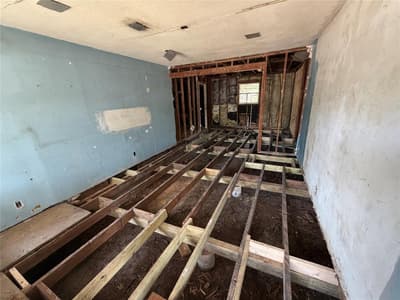327 W Hester Street, Sherman TX 75090 - Photo 4