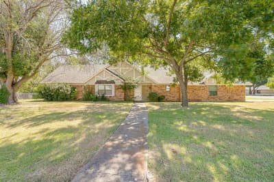 400 Mountain Valley Boulevard, Joshua TX 76058