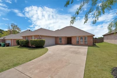 1800 Buena Vista Drive, Denton TX 76210 - Photo 2