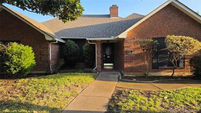 4401 Waycross Drive, Arlington TX 76016 - Photo 2