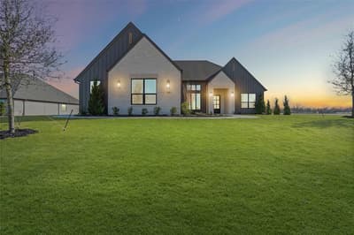 1100 Beginnings Drive, Granbury TX 76049