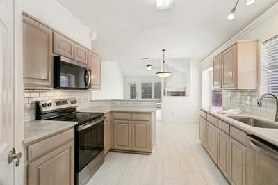 513 Creek Court, Lewisville TX 75067 - Photo 5