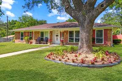 347 Merribrook Trail, Duncanville TX 75116 - Photo 2