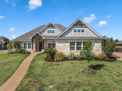 324 Stone Manor Drive, McGregor TX 76657 - Photo 2