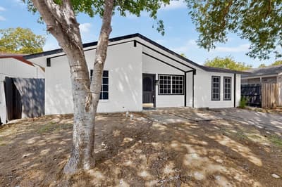 2441 Lakeshore Drive, Grand Prairie TX 75051 - Photo 4