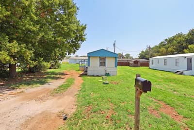 904 Flamingo Road, Granbury TX 76049 - Photo 2