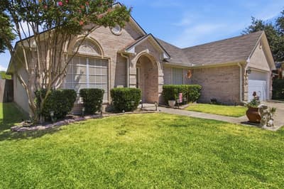 1112 Badbury Lane, Grand Prairie TX 75052 - Photo 2