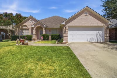 1112 Badbury Lane, Grand Prairie TX 75052