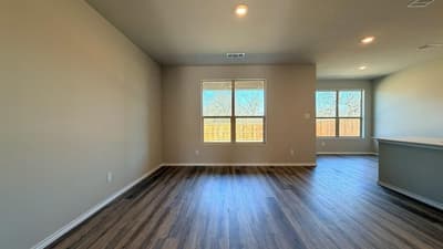 908 PARKVISTA Drive, Cleburne TX 76031 - Photo 5