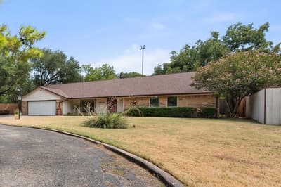 1032 E Enon Avenue, Everman TX 76140