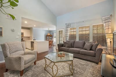 704 Creekwood Drive, Lewisville TX 75067 - Photo 4