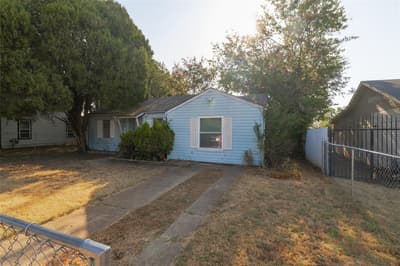 3265 Illinois Avenue, Fort Worth TX 76110 - Photo 2