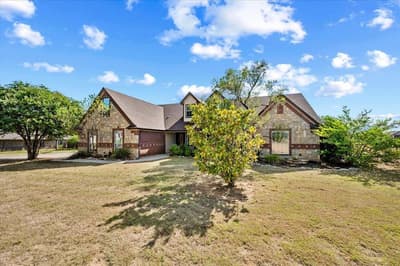 104 Caballos Lane, Springtown TX 76082 - Photo 2