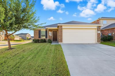 10101 Newtown Drive, Fort Worth TX 76036 - Photo 2