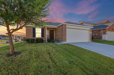 10101 Newtown Drive, Fort Worth TX 76036