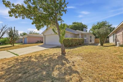 10616 Shadywood Drive, Fort Worth TX 76140 - Photo 2