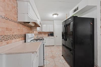 13105 Blossomheath Lane, Dallas TX 75240 - Photo 4