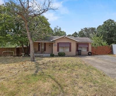 2640 Pioneer Street, Fort Worth TX 76119