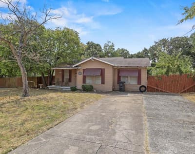 2640 Pioneer Street, Fort Worth TX 76119 - Photo 4