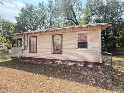 2555 Randolph Street, Dallas TX 75241