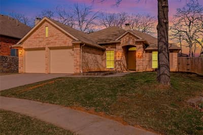 2211 Knob Hill Drive, Corinth TX 76210