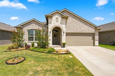 1129 Blackhorse Trail, Fort Worth TX 76247