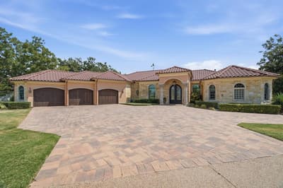 1000 Catalina Bay Boulevard, Granbury TX 76048