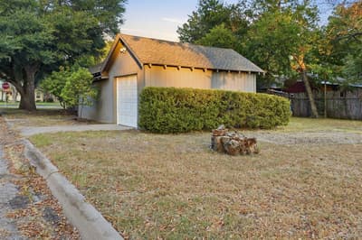 908 Forrest Avenue, Cleburne TX 76033 - Photo 4