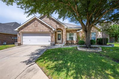 2813 Fox Creek Trail, Arlington TX 76017