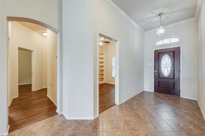 2813 Fox Creek Trail, Arlington TX 76017 - Photo 4