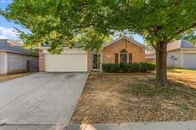 3933 Parkhaven Drive, Denton TX 76210 - Photo 2
