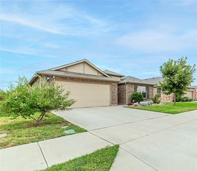 112 Plumed Thistle Drive, Fort Worth TX 76131 - Photo 4