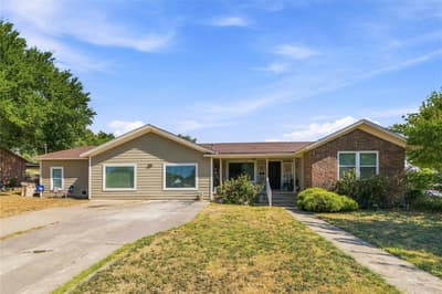 901 W Wrights Avenue, Comanche TX 76442