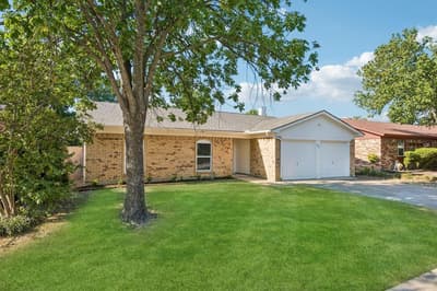 453 Edwards Drive, Saginaw TX 76179 - Photo 2