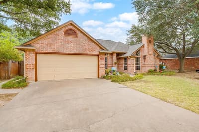 316 Shane Lane, Burleson TX 76028 - Photo 2