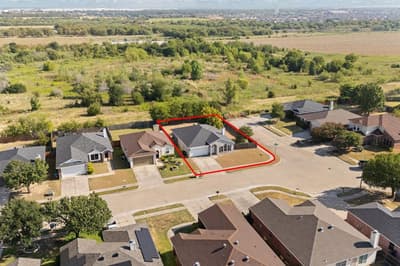1025 Buffalo Springs Drive, Fort Worth TX 76140 - Photo 2