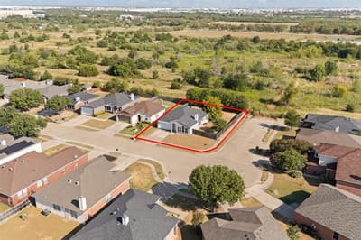1025 Buffalo Springs Drive, Fort Worth TX 76140 - Photo 3