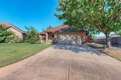 337 Grace Circle, Hurst TX 76053 - Photo 2