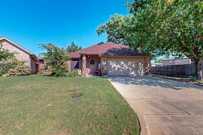 337 Grace Circle, Hurst TX 76053