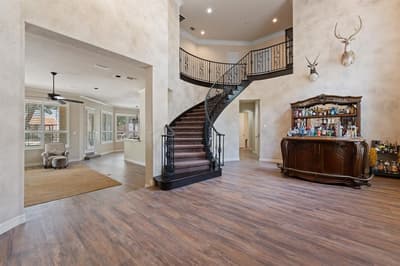 921 Fairway View Drive, Mansfield TX 76063 - Photo 5