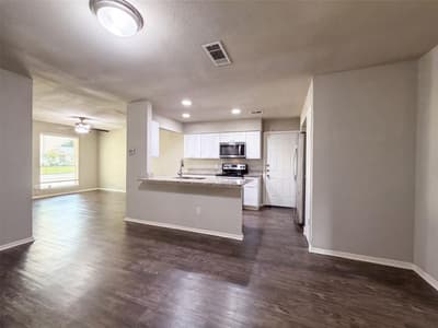 330 E Coral Way, Grand Prairie TX 75051 - Photo 3