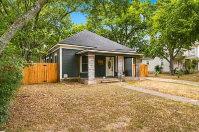 203 N Pendell Avenue, Cleburne TX 76033 - Photo 3