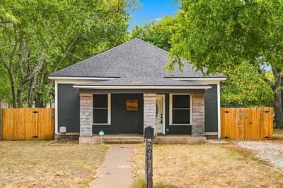 203 N Pendell Avenue, Cleburne TX 76033
